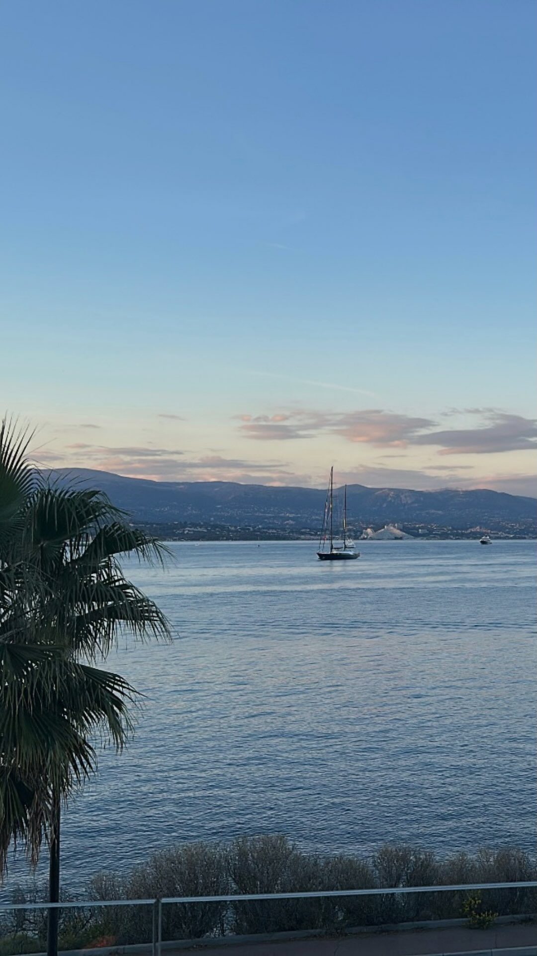 Événement privé à la @maisondebacon à Antibes 🌊
DJ set & mise en scène sonore sur-mesure pour sublimer la soirée.  Merci pour la confiance accordée à l’ambiance musicale de vos événements ✨  #goodvibesagency #antibes #privateevent